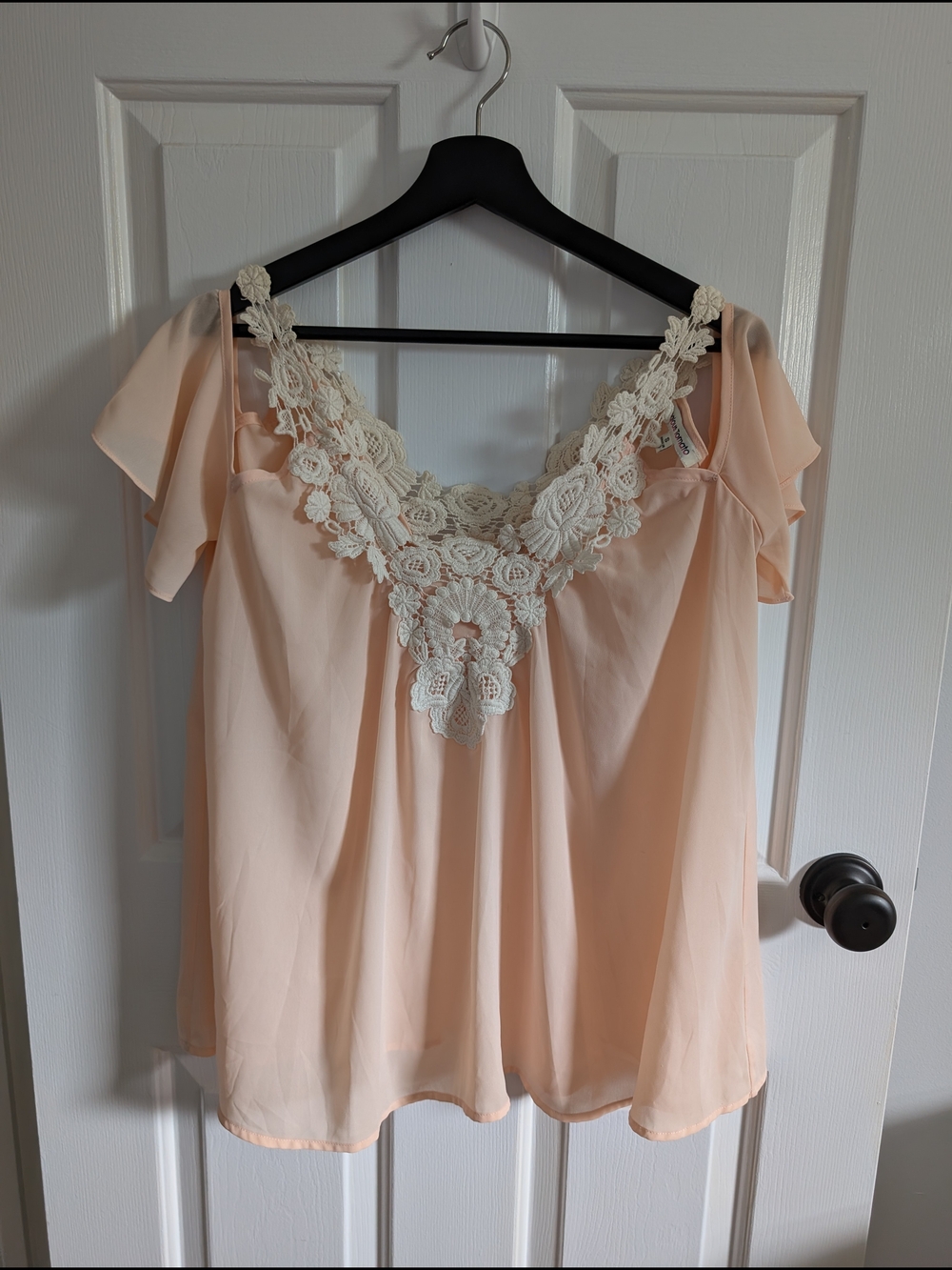 Jealous Tomato Women's Peach Cold-Shoulder Blouse with Cream Lace Size Small